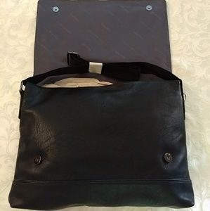 kenneth cole the grand tour bag